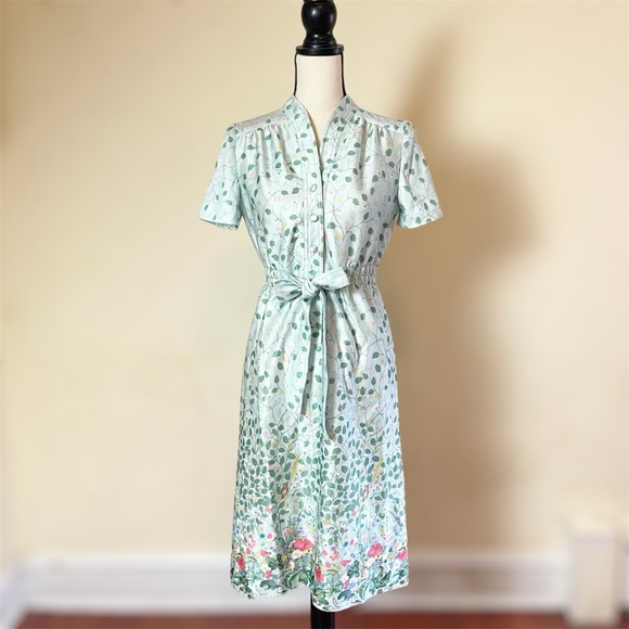 Leslie Fay Dresses & Skirts - Vintage 1970s LF Petites Women's 6 Green Floral Whimsical Border Hem Belt Dress